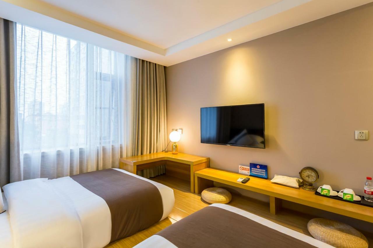 Jingli Hongyizhan Hotel Beijing Sanlitun Exterior photo